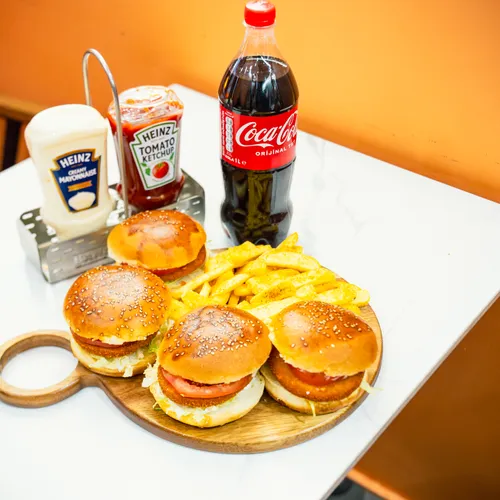 BBB 4'lü Fırsat Tavuk Burger Menü fotoğrafı